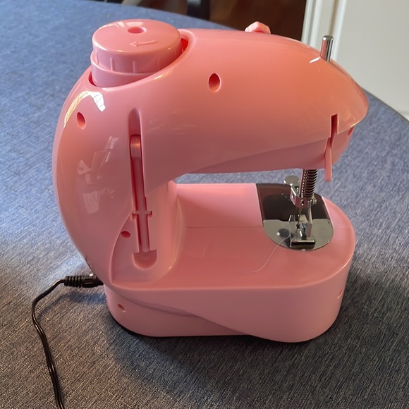 Pink Lillian Vernon Sew Cute Beginner Sewing Machine - Picture 3 of 10